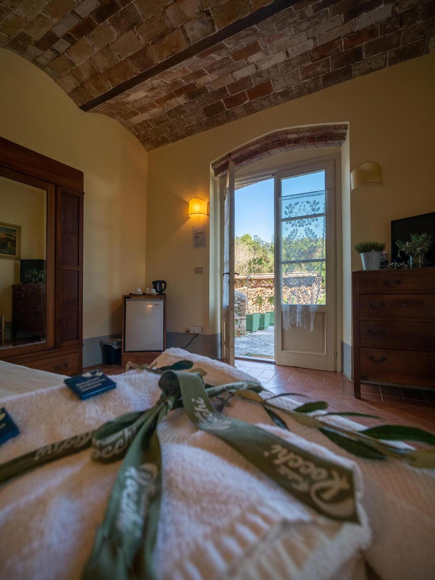 Locanda Le Giunche Guardistallo Extérieur photo